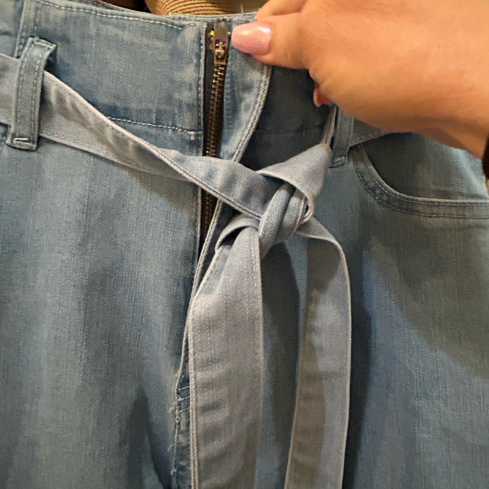 Von Maur flare leg waistband tie jeans new with tags - Picture 4 of 4